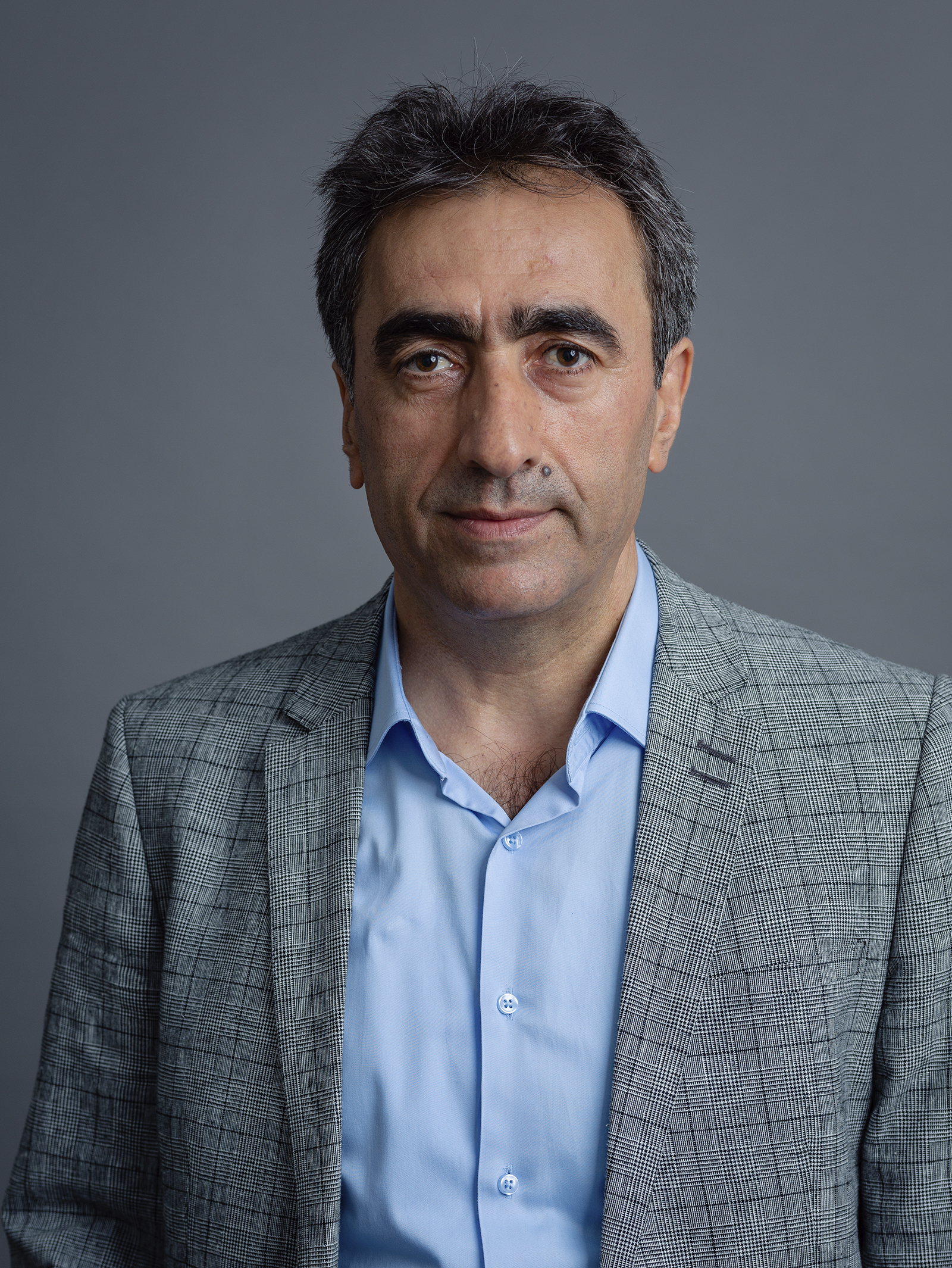 Yilmaz / Neuer Bvb Trainer Eren Yilmaz Herausragende Erfahrung Dfb Deutscher Fussball Bund E V - Yilmaz tekstil is a 44 year old family business;
